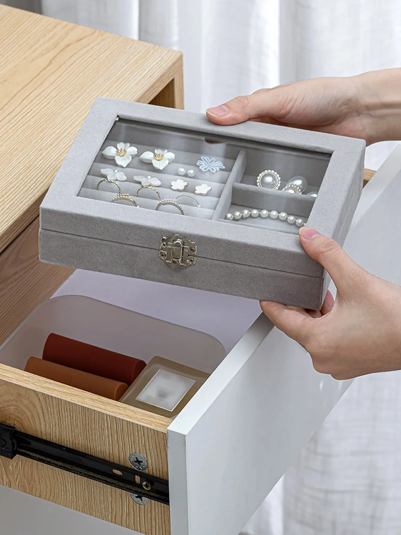 1pc Multi-grid Jewelry Storage Box, Modern Fabric Dust-proof Jewelry Storage Box For Desk