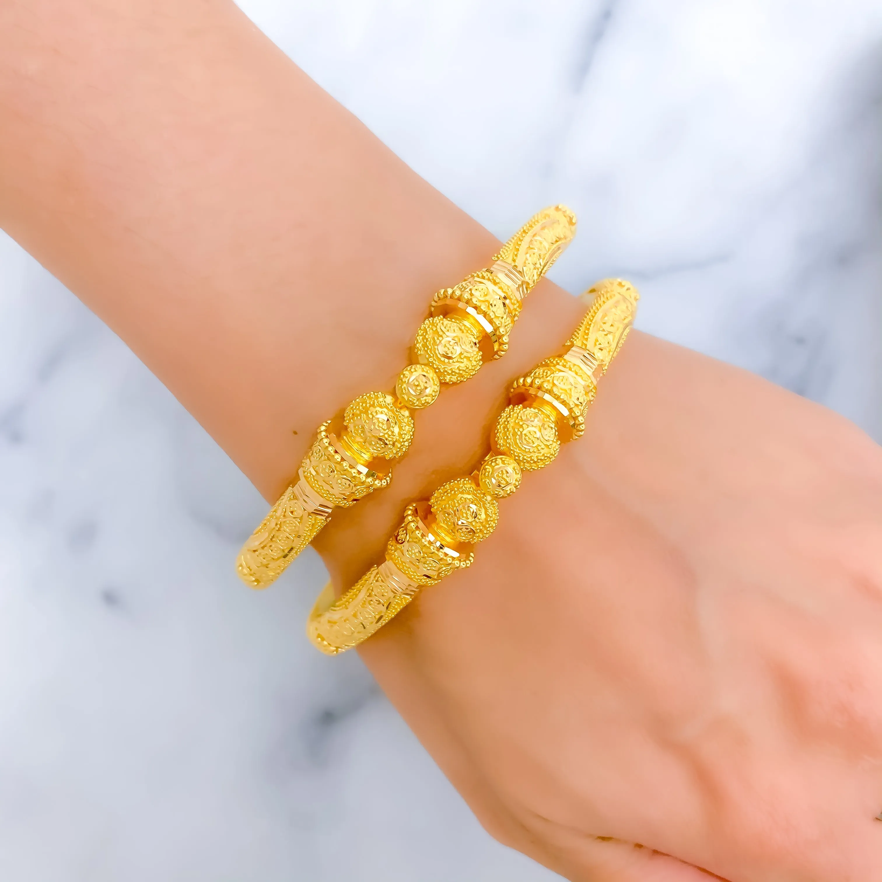 Beautiful Lush 22k Gold Pipe Bangles