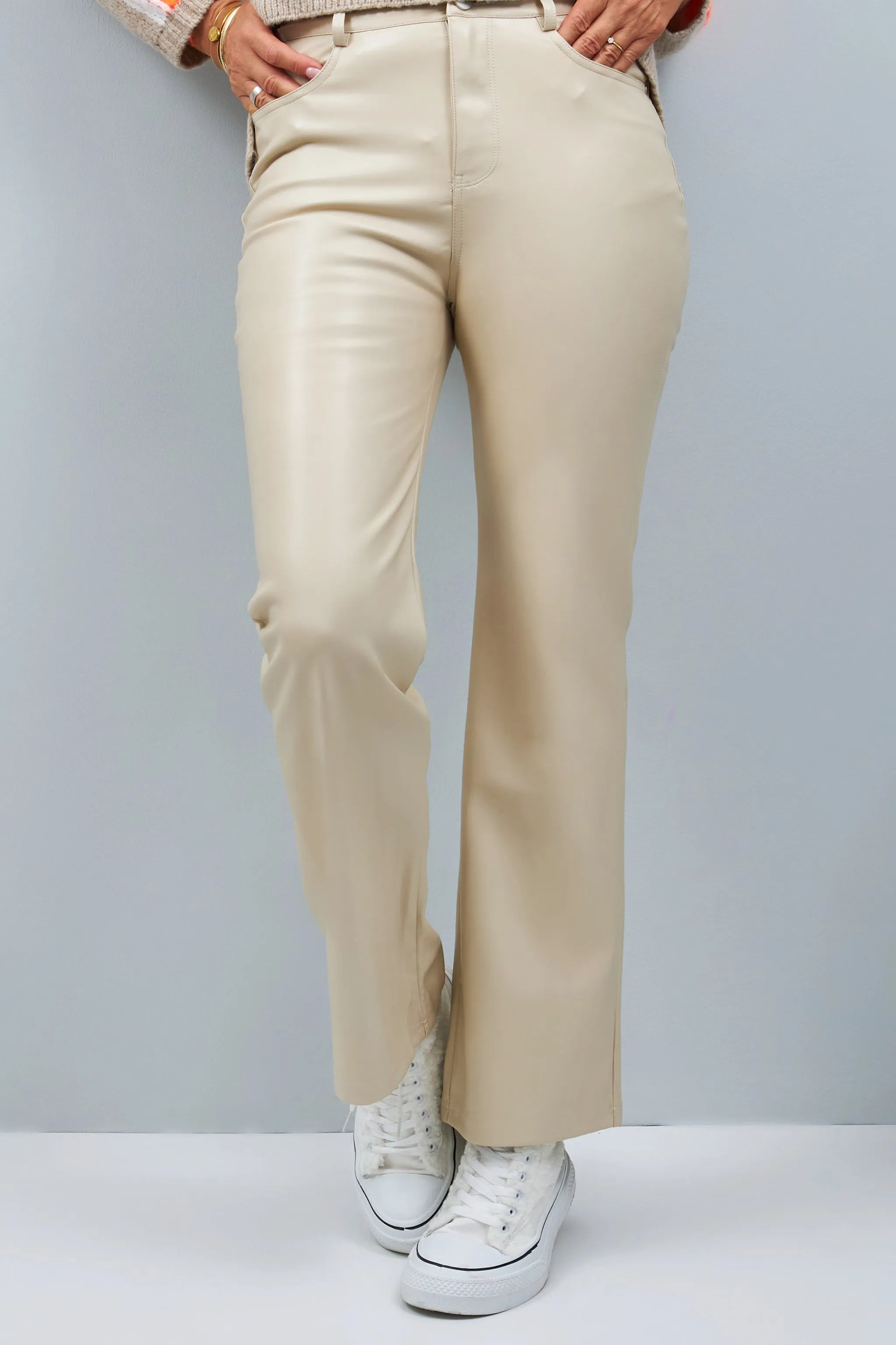 Kunstlederhose im 5-Pocket-Style, beige