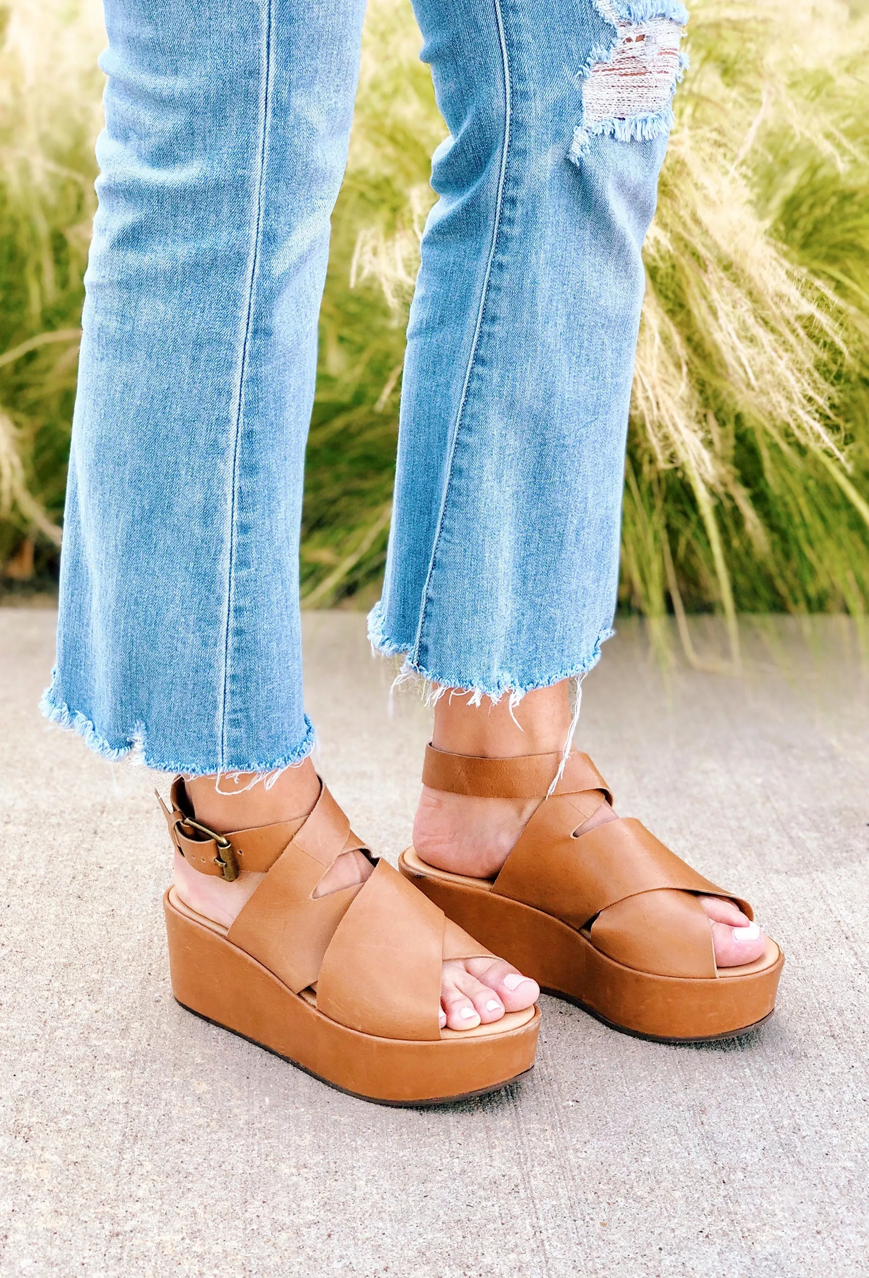 Matisse Runaway Platform Sandals in Tan