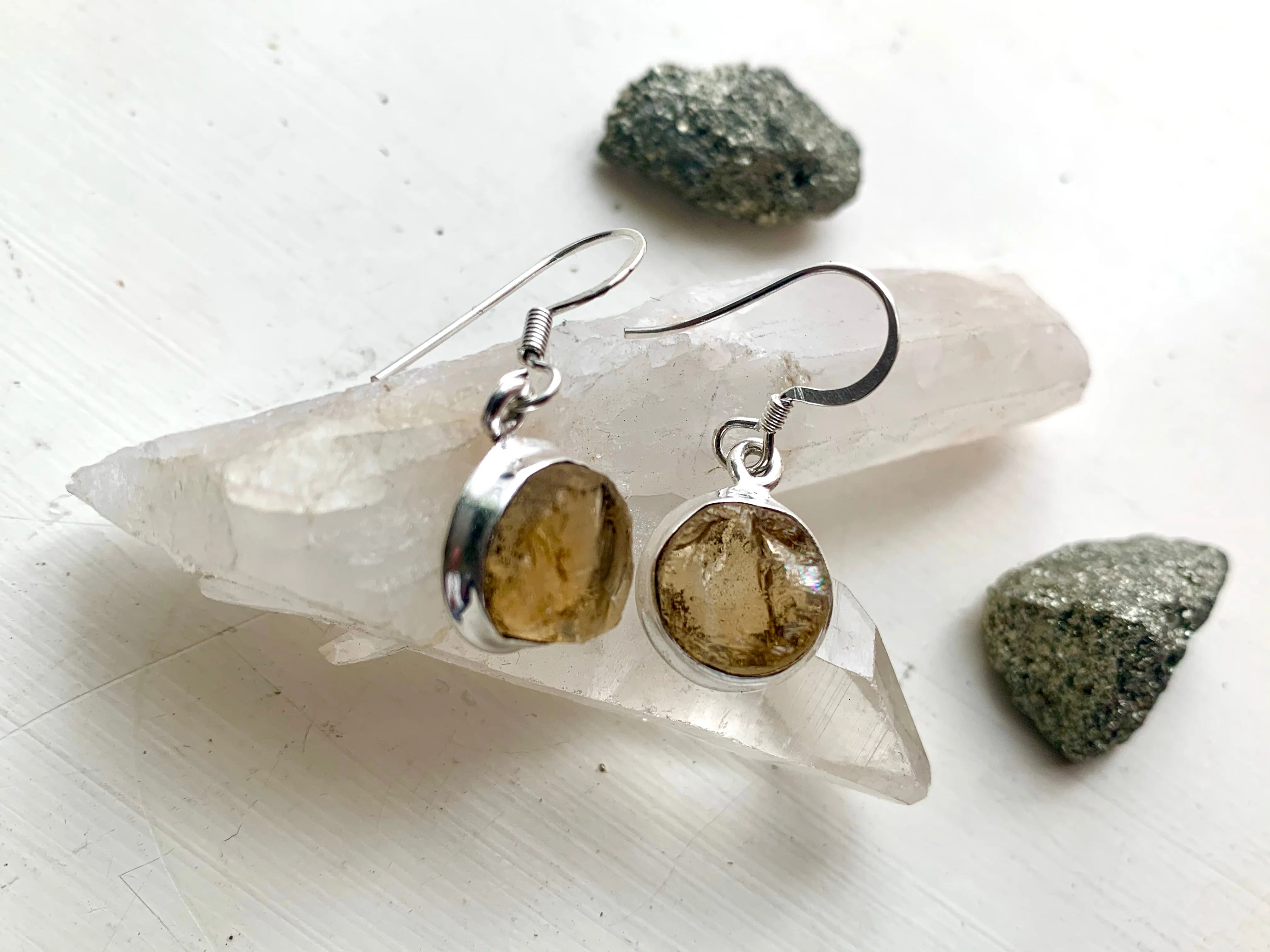 Raw Citrine Akoni Earrings - Teardrop / Oval / Round