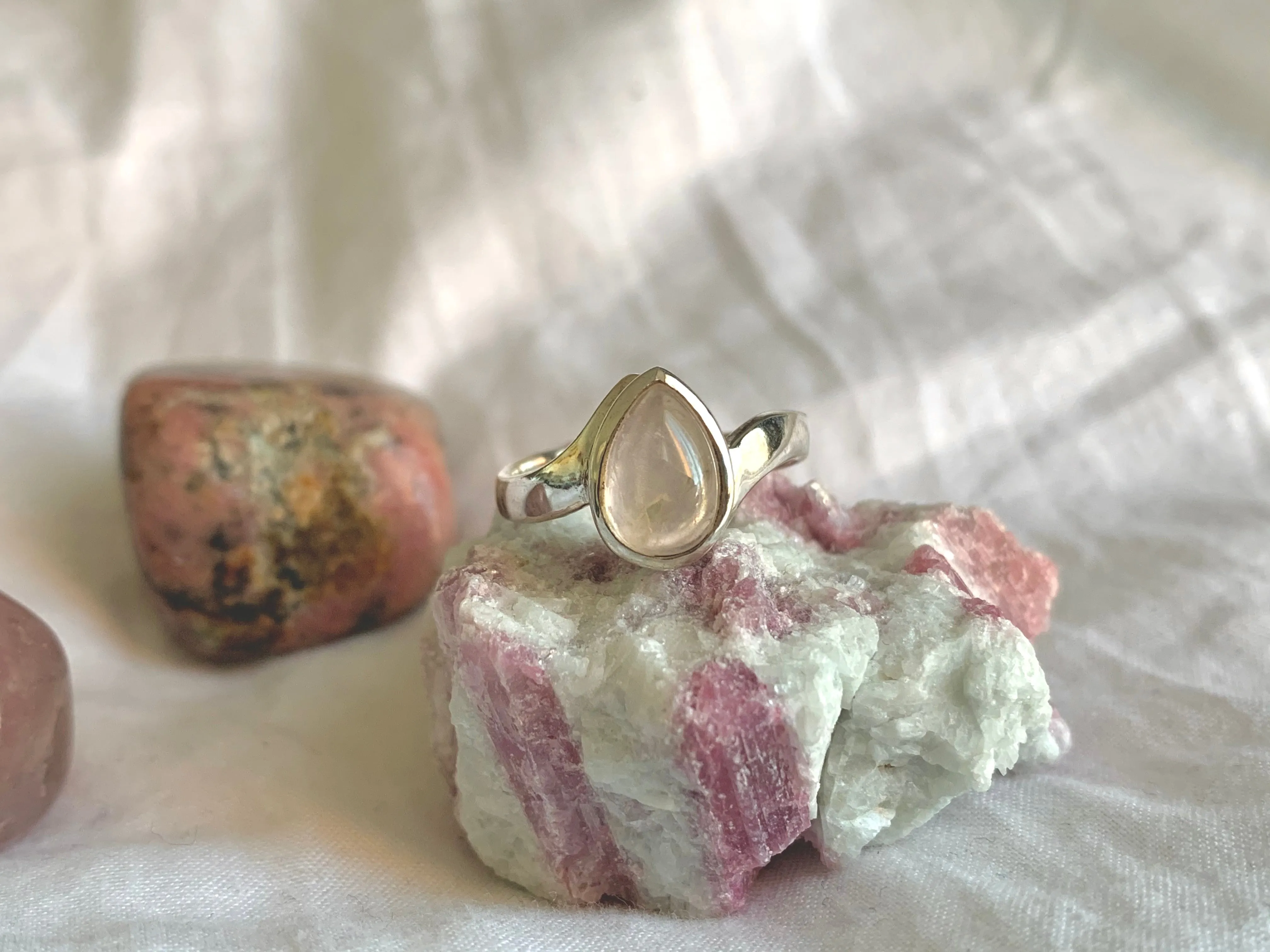 Rose Quartz Efimia Ring - Teardrop