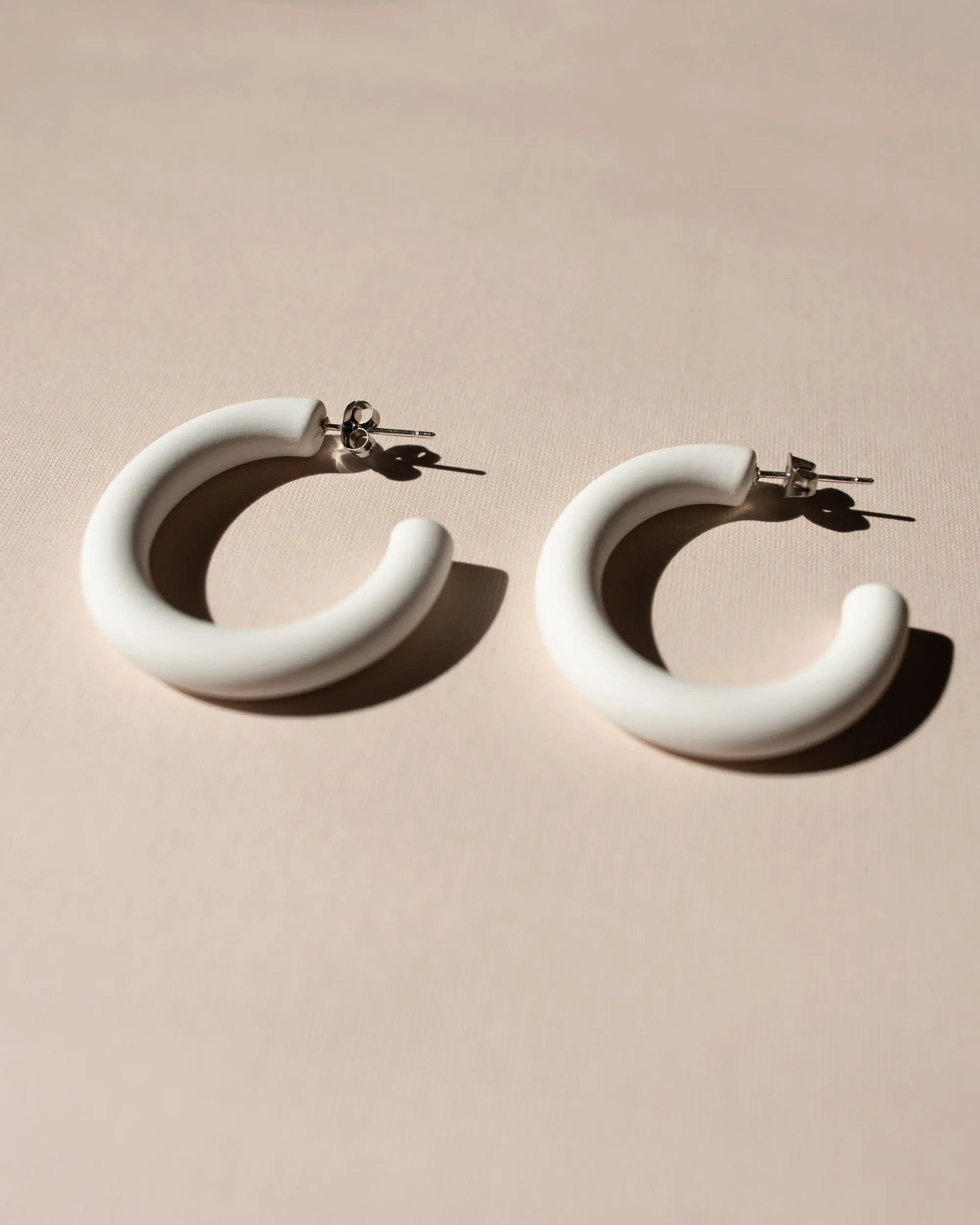 SS925 Louise Hoops in Alabaster